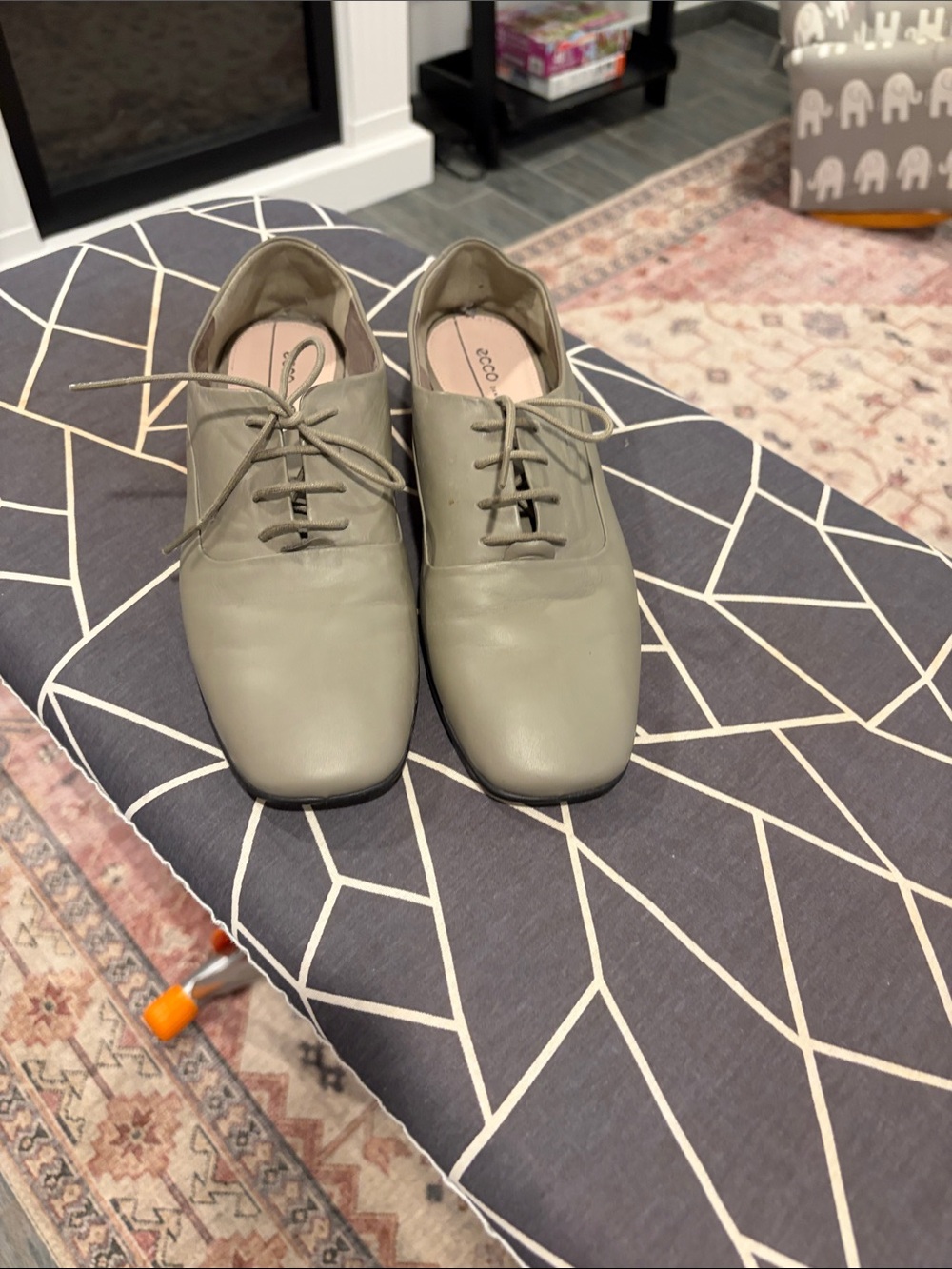 Ecco Lace-Up Leather Oxfords in Sage Green